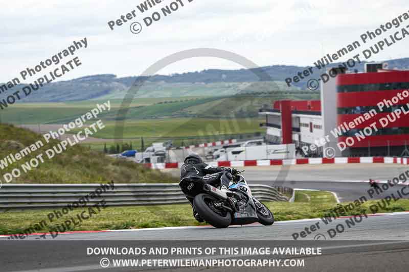 cadwell no limits trackday;cadwell park;cadwell park photographs;cadwell trackday photographs;enduro digital images;event digital images;eventdigitalimages;navarra;no limits trackdays;peter wileman photography;racing digital images;trackday digital images;trackday photos